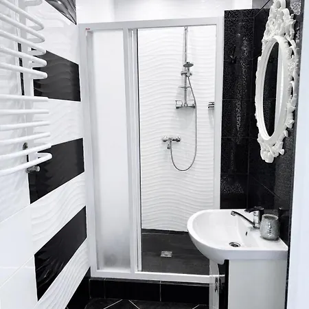бережанська 54 сихів верхній шувар проспект червоної калини 56 Apartamento *